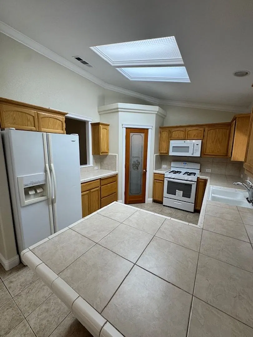 Beautiful South Redding Home — Photo 3