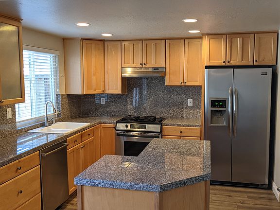 4th image of 15118 Lassen Way