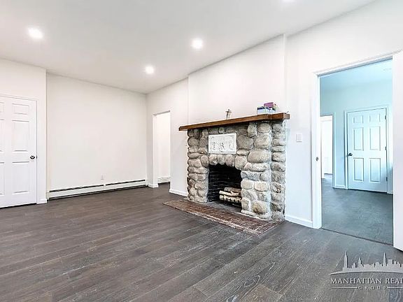 2nd image of 108-19 Ditmars Blvd #1