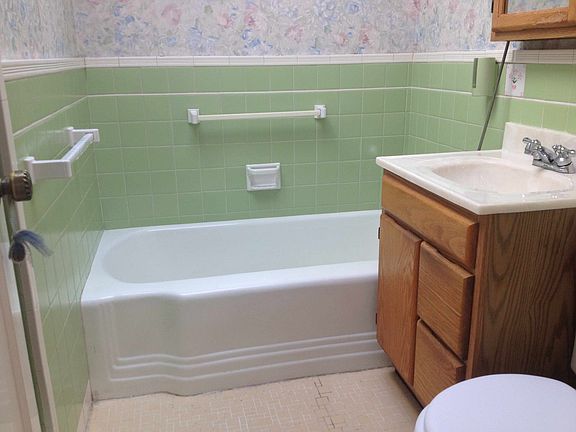 4th image of 474 Princeton St