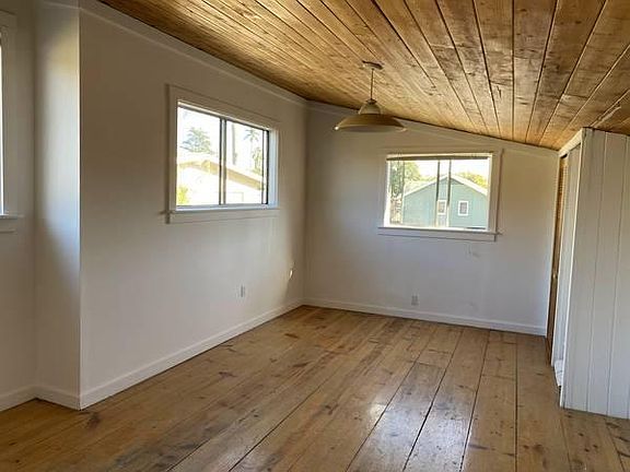 2nd image of 409 W Sola St