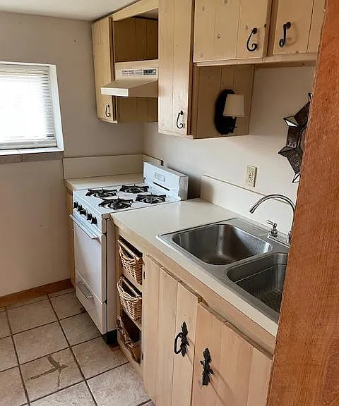 317 S Pinos Altos St #1 — Photo 4