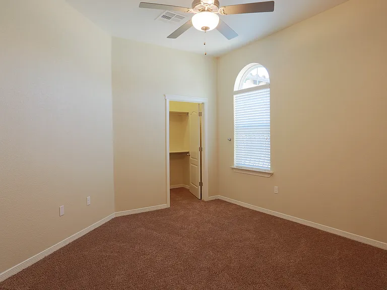 Bella Estancias Apartment Homes — Photo 18