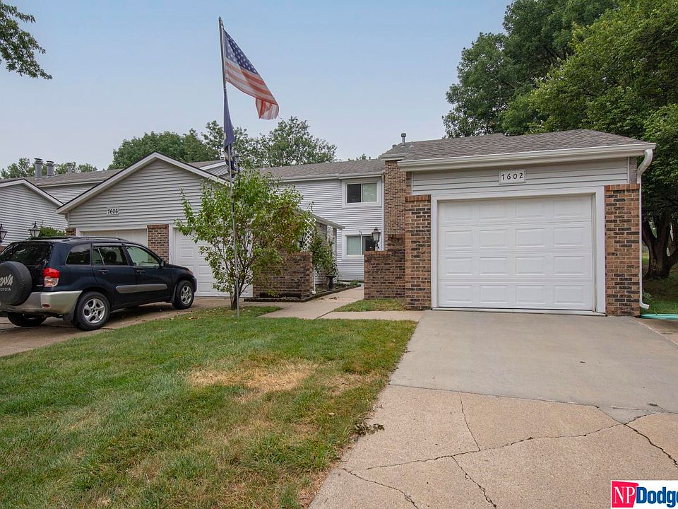 1st image of 7602 S 87th St