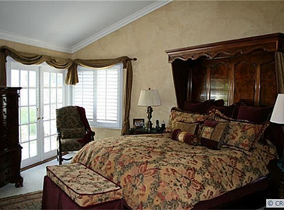 3rd image of 870 S Bluebird Cir