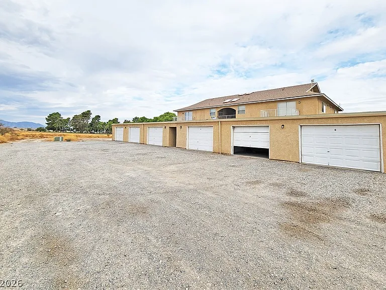 2321 E Calvada Blvd #6 — Photo 15