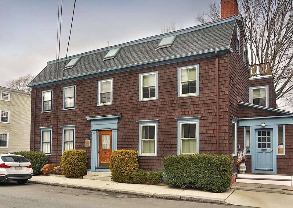 1st image of 21 Essex St #3