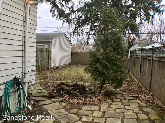 5th image of 15709 Lakewood Heights Blvd