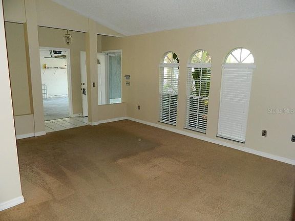 3rd image of 317 Silver Pine Dr