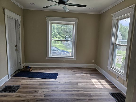 5th image of 444 Forest Ave