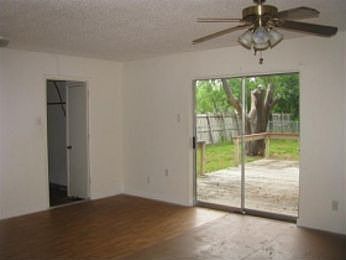 3rd image of 205 Duncan Way