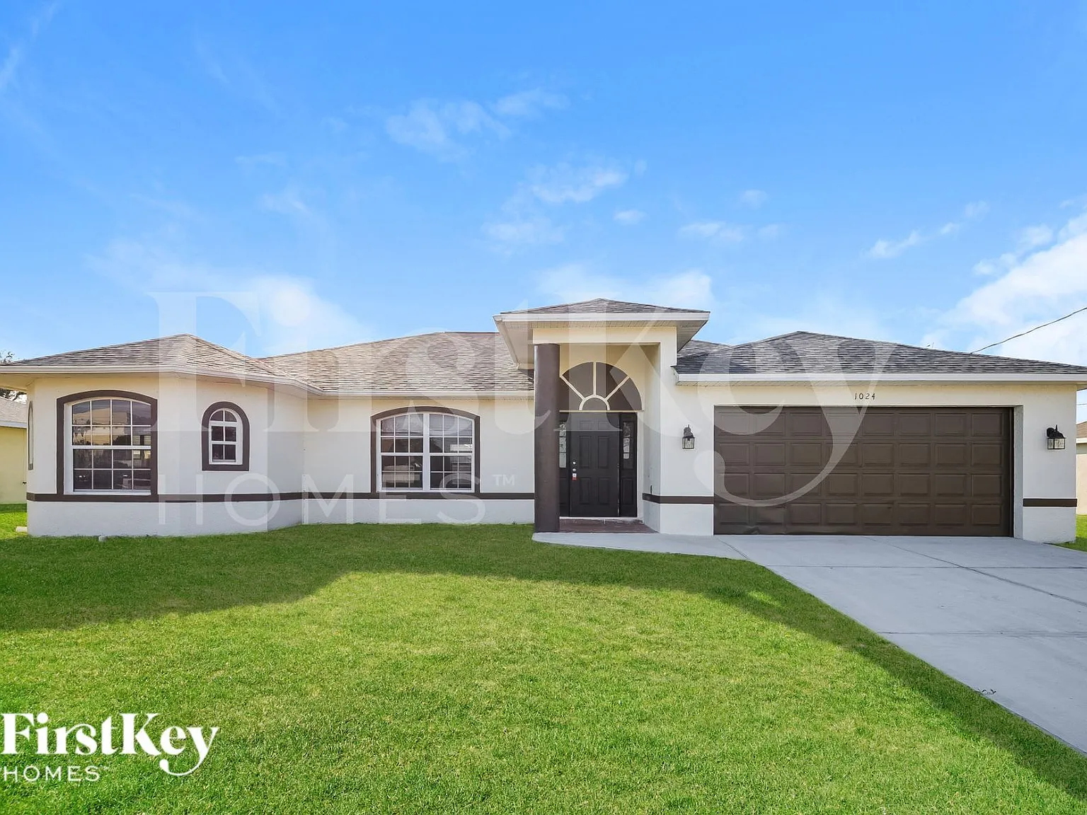 4 bed, 2.0 bath, 1969 sqft, $2,280 — Photo 2