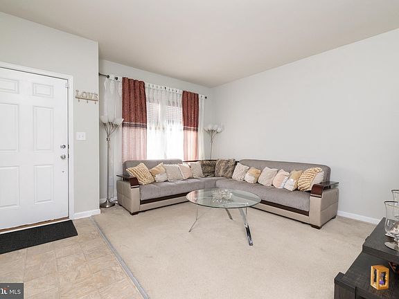 5th image of 106 Marys Wind Ct