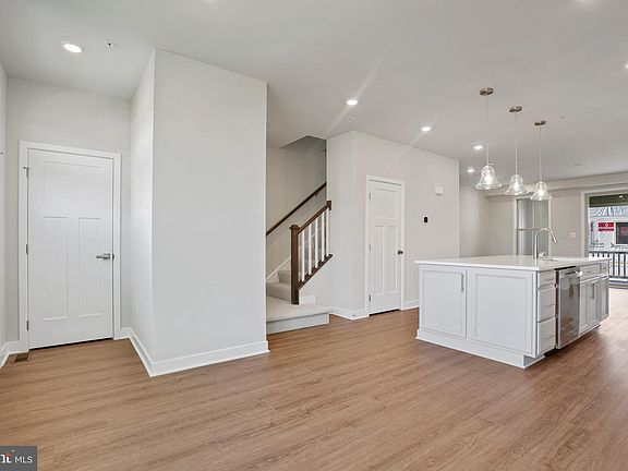 5th image of 6004 Stoneroller St