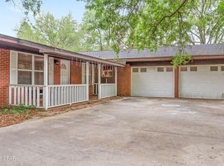 2681 Traverse Dr, Vernon, FL 32462