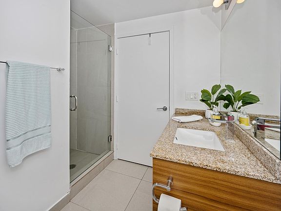 5th image of 1600 NE 1st Ave #27