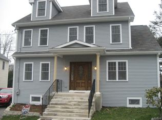 2 Woodward Ct, Milton, MA 02186