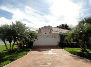 3770 Schefflera Dr, North Fort Myers, FL 33917