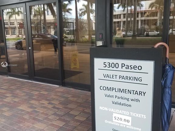 3rd image of 5300 Paseo Dr #1514