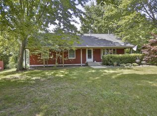 56014 Driftwood Dr, Colon, MI 49040