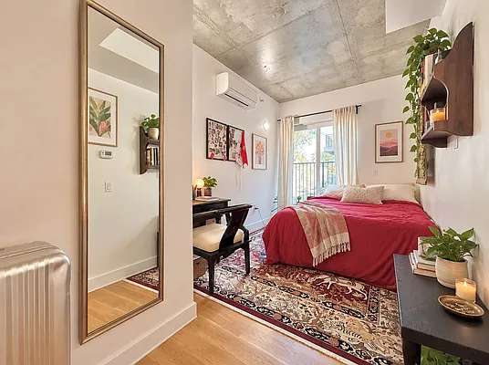 Bedroom, photo 1