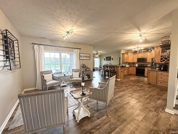 5th image of 6421 Danville Ct