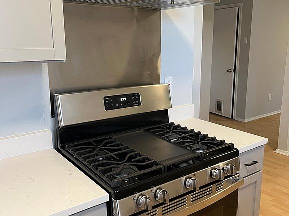5th image of 1418 Alma Dr