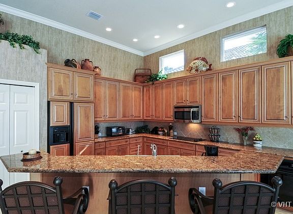 3rd image of 23172 Foxberry Ln