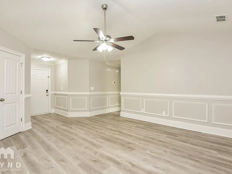151 Adrian Dr — Photo 5