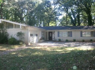 560 Safari Cir, Stone Mountain, GA 30083