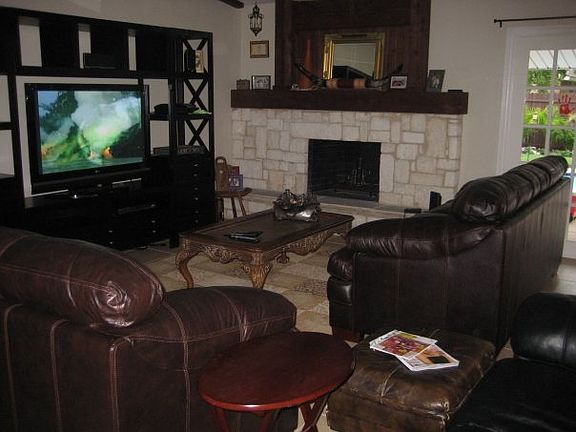 4th image of 1909 Paxton Dr