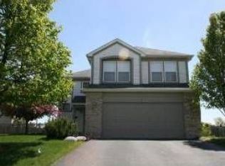 563 S Haverhill Ln, South Elgin, IL 60177