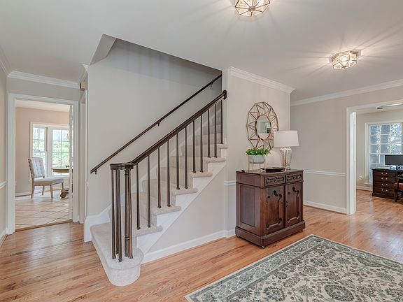 3rd image of 3802 Sandalwood Ct