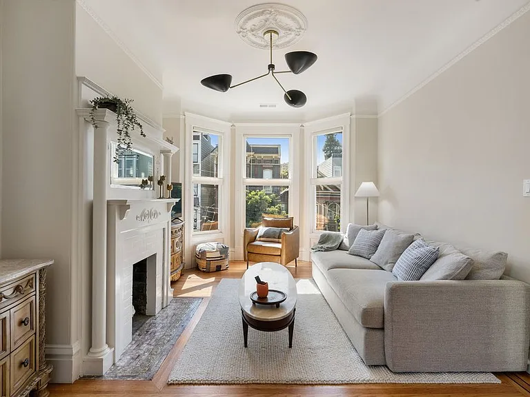73 Sharon St — Photo 2