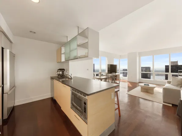 350 West 42nd Street image 6 of 11