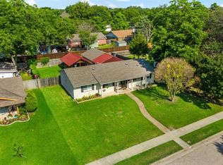 111 N Briarcrest Dr, Richardson, TX 75081