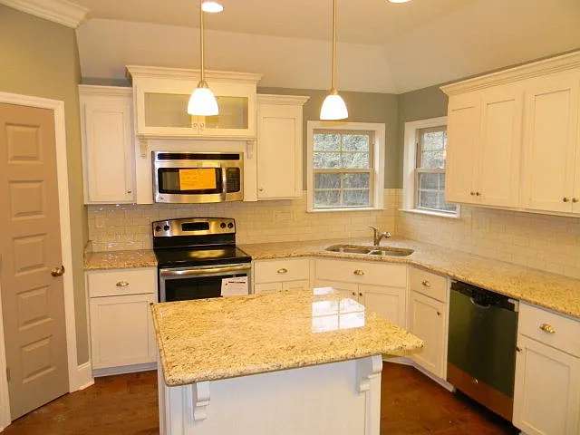 3919 Karaline Cir — Photo 4
