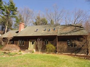 54 Larkspur Dr, Amherst, MA 01002