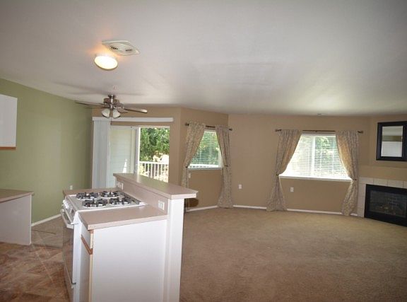 3rd image of 1318 37th St Unit 1204