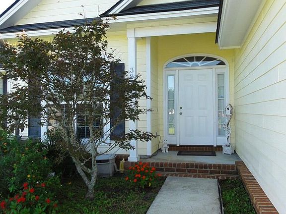 2nd image of 3811 Edinburg Cir