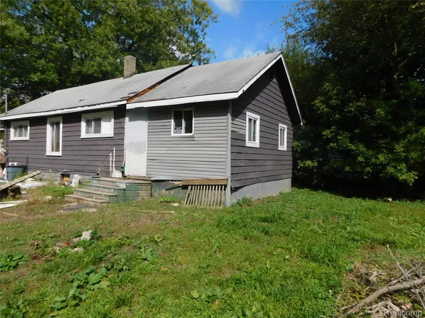 913 Davis St, Flint, MI 48503