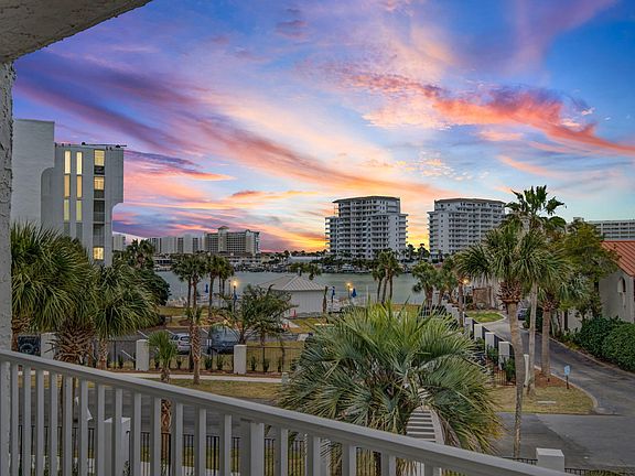 5th image of 30 Moreno Point Rd Unit 306B