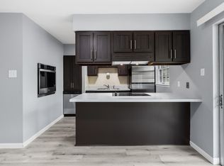 8503 Gulf Dr, Saint Louis, MO 63130