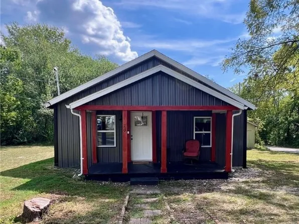 701 Cherry St, Berryville, AR 72616