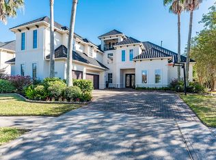1005 Island View St, Kemah, TX 77565