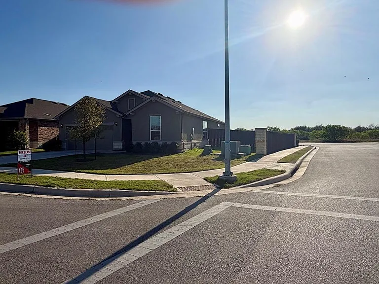 193 Slenderleaf Dr — Photo 32