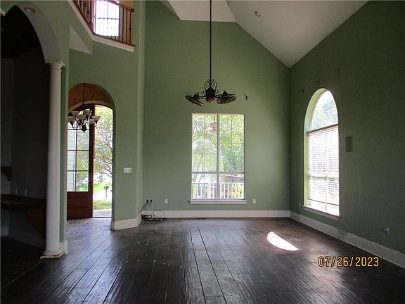 5th image of 30 Seaward Ct