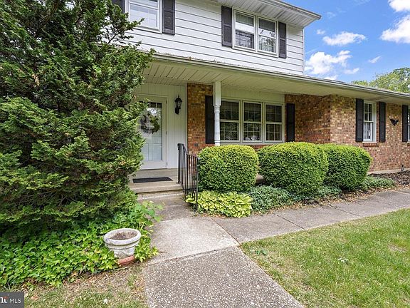 2nd image of 2701 Landon Dr