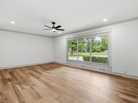 5th image of 7703 Clarendon Rd