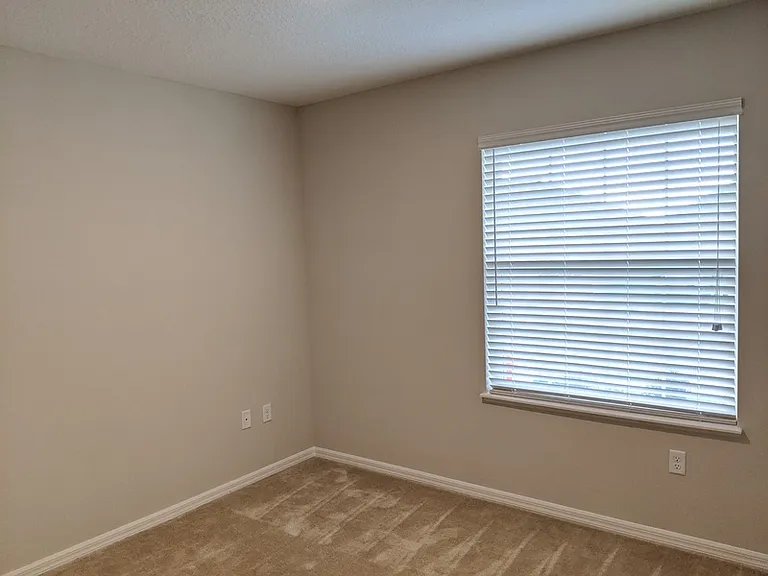 544 Pinecrest Loop — Photo 2